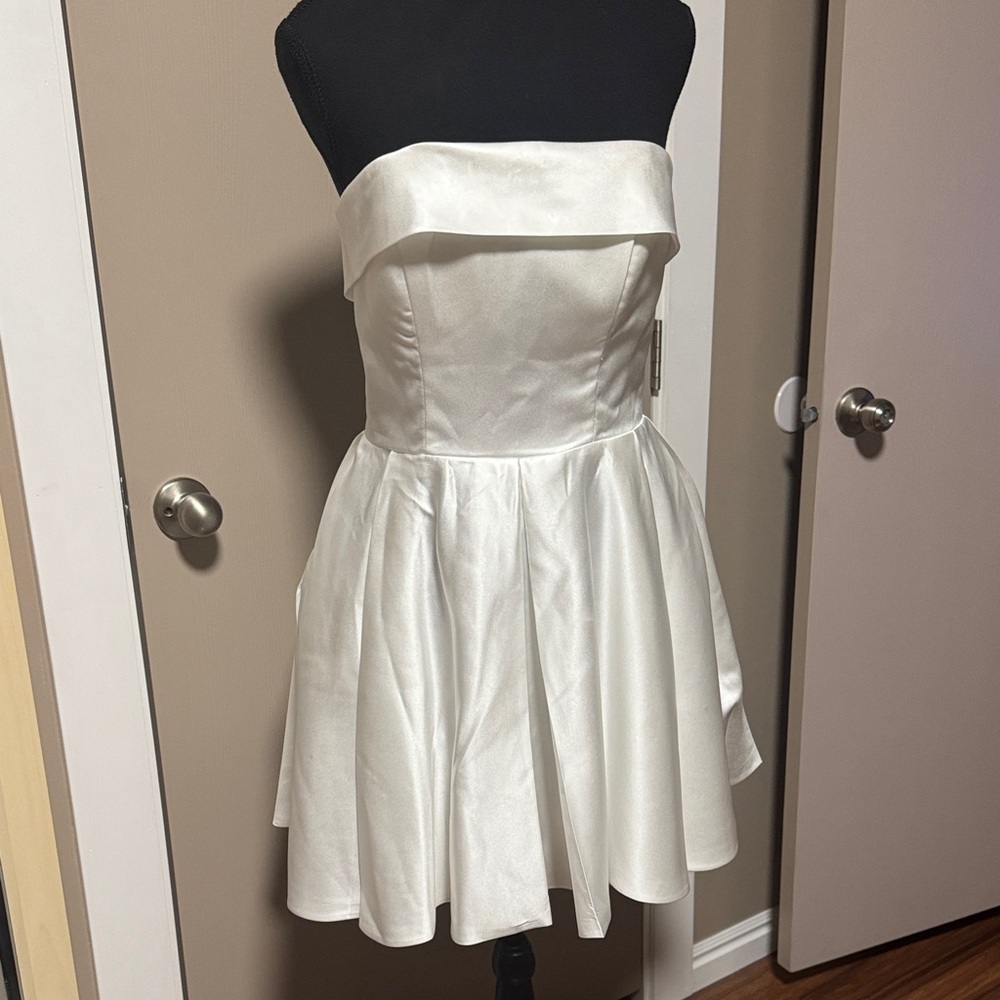 StarRovelex Ivory Satin Strapless Dress